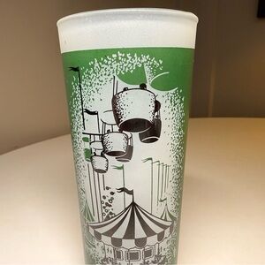 1962 Seattle World’s Fair Souvenir Glass - WORLD OF ENTERTAINMENT (Green)